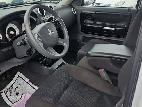 Used 2007 Mitsubishi Raider LS AWD/4WD image 7