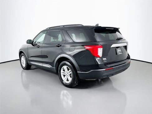 Used 2023 Ford Explorer XLT image 5