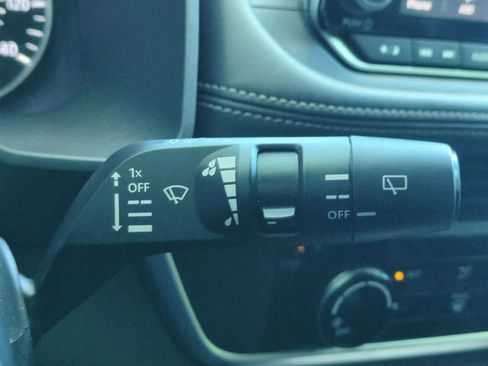 Used 2024 Nissan Rogue S FWD image 26