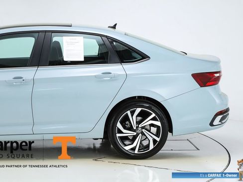 Used 2025 Volkswagen Jetta SEL image 4
