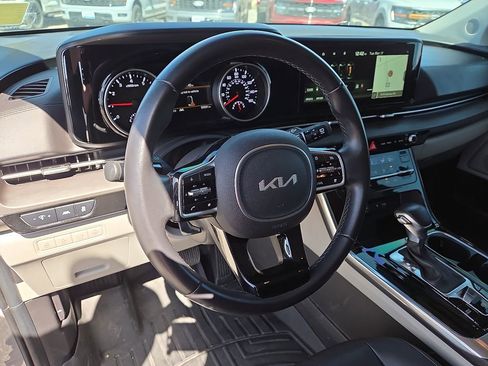 Used 2022 Kia Carnival SX image 24
