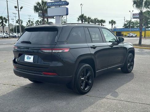 Used 2023 Jeep Grand Cherokee Limited w/ Black Appearance Package RWD image 5