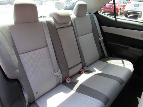 Used 2017 Toyota Corolla LE w/ Carpet Mat Package (TMS) FWD image 31