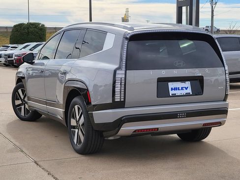 New 2026 Hyundai Ioniq 9 SEL image 3