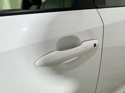 Used 2023 Toyota Corolla LE image 15