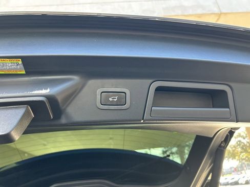 Used 2021 Land Rover Range Rover Velar S image 33