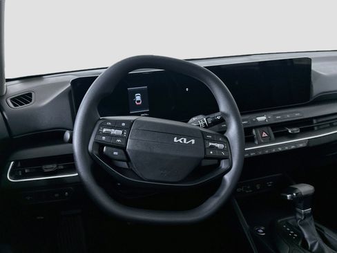 Used 2025 Kia K4 FWD image 18