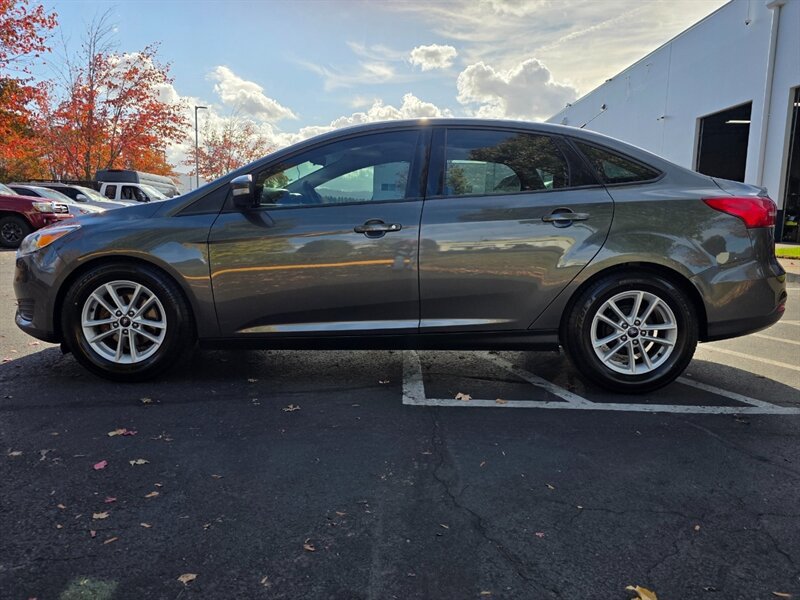 Used 2018 Ford Focus SE w/ Cold Weather Package FWD image 4