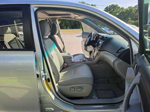 Used 2009 Toyota Highlander Limited AWD/4WD image 24