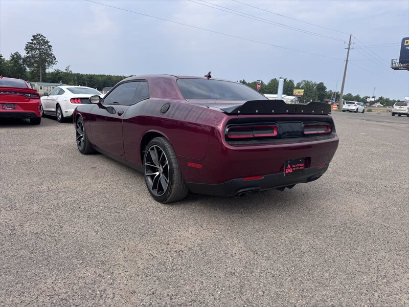 Used 2018 Dodge Challenger R/T Scat Pack RWD image 4