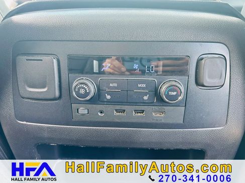 Used 2018 GMC Yukon Denali w/ Open Road Package AWD/4WD image 20