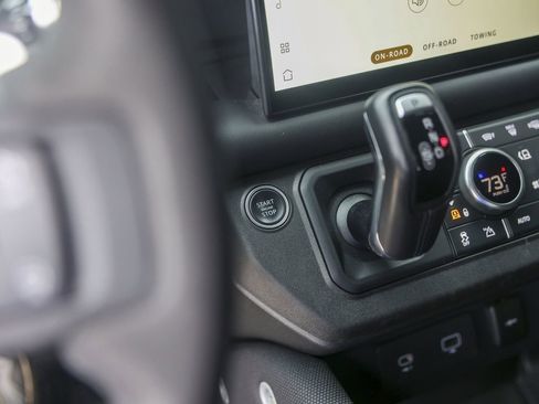 Used 2022 Land Rover Defender 90 V8 image 25