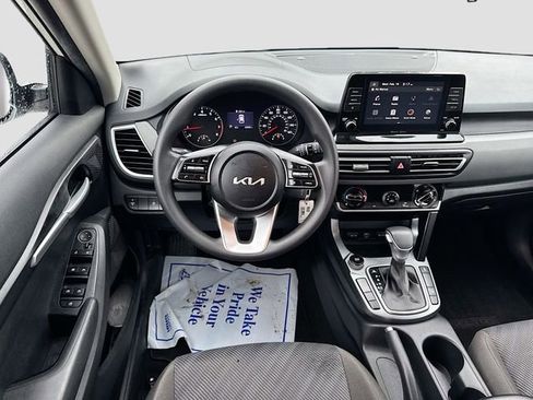 Certified 2022 Kia Seltos LX image 23