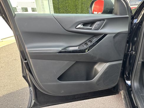 Used 2025 Chevrolet Equinox LT AWD/4WD image 16