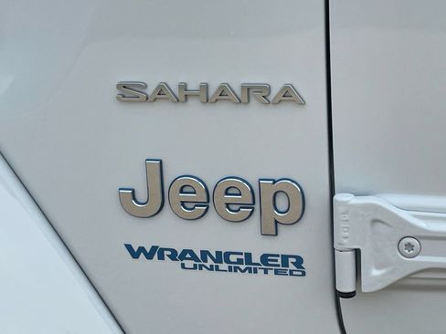 Certified 2021 Jeep Wrangler Unlimited Sahara w/ Cold Weather Group AWD/4WD image 18