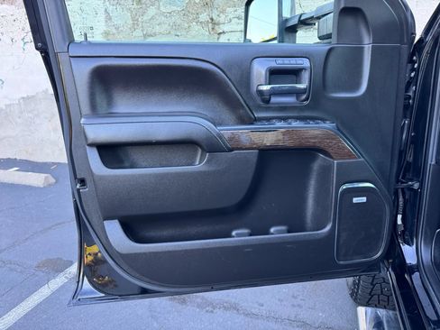 Used 2017 GMC Sierra 2500 Denali w/ Duramax Plus Package AWD/4WD image 16