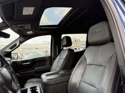 Used 2020 Chevrolet Silverado 1500 High Country w/ Technology Package AWD/4WD image 21