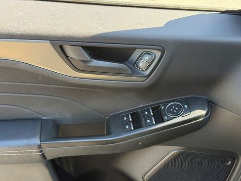 Certified 2025 Ford Escape Active AWD/4WD image 17
