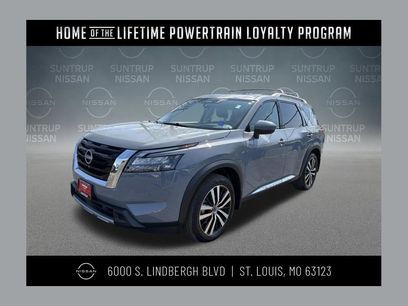 Used 2025 Nissan Pathfinder Platinum w/ Cargo Package