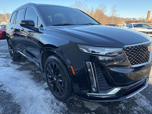Used 2024 Cadillac XT6 Luxury image 2