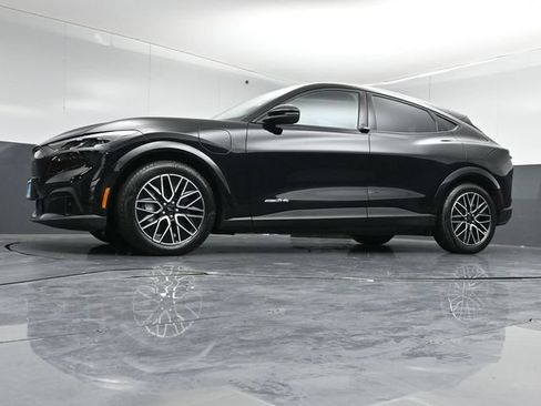 Certified 2025 Ford Mustang Mach-E Premium AWD/4WD image 37