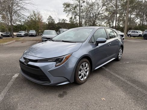 Used 2024 Toyota Corolla LE image 3