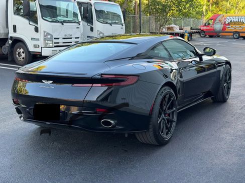 Used 2018 Aston Martin DB11 V12 RWD image 6