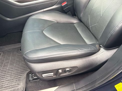 Used 2023 Toyota Highlander Platinum FWD image 21