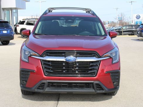 Used 2024 Subaru Ascent Premium w/ Convenience Package image 2