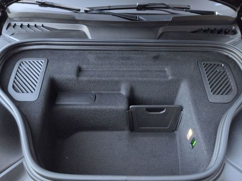 Certified 2025 Porsche Macan 4 Electric image 29