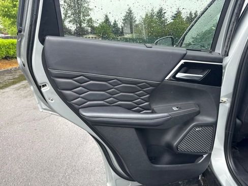 Used 2025 Mitsubishi Outlander SEL FWD image 22