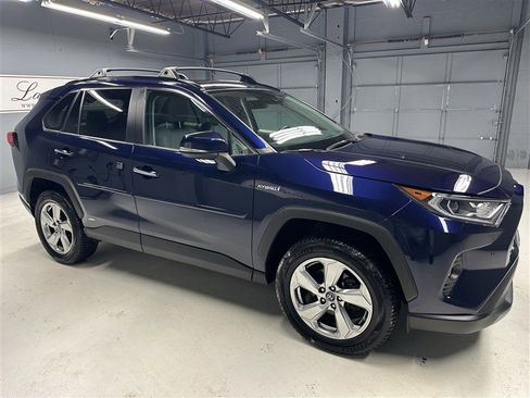 Used 2019 Toyota RAV4 Limited image 8