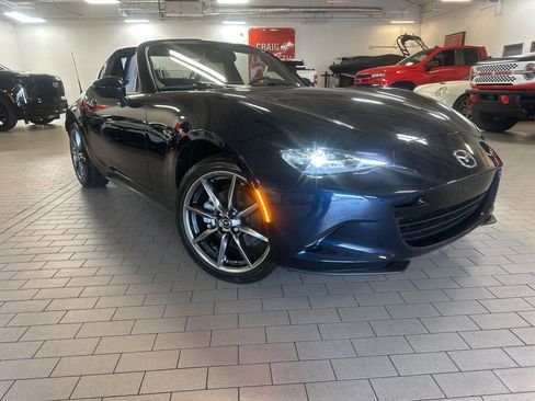 Used 2021 MAZDA MX-5 Miata RF Grand Touring RWD image 33