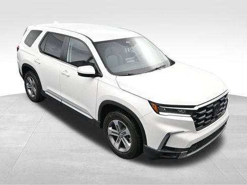 Used 2025 Honda Pilot EX-L image 24