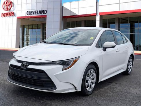 Used 2024 Toyota Corolla LE FWD image 5
