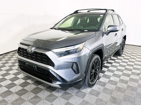 Used 2025 Toyota RAV4 SE w/ Weather Package AWD/4WD image 7