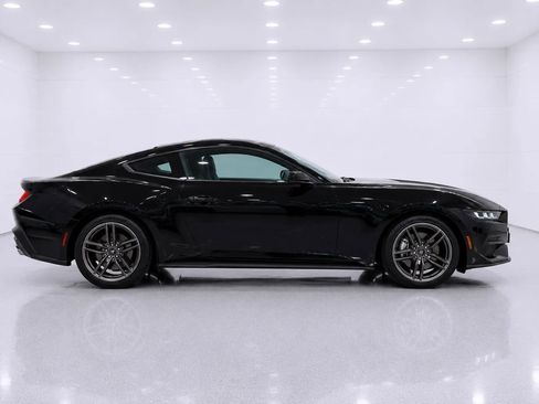 Used 2024 Ford Mustang Coupe RWD image 6