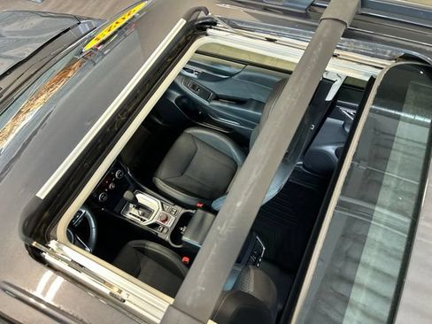 Used 2023 Subaru Forester Premium AWD/4WD image 36