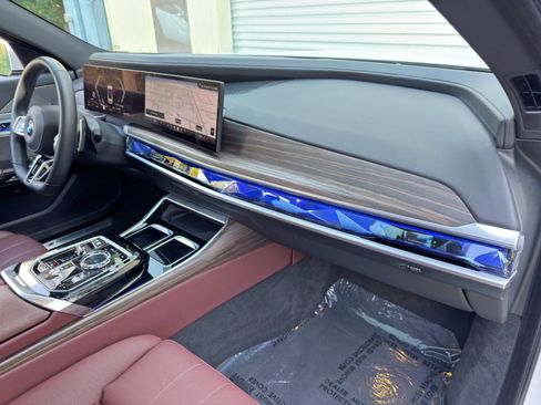 Used 2023 BMW 760i xDrive AWD/4WD image 15