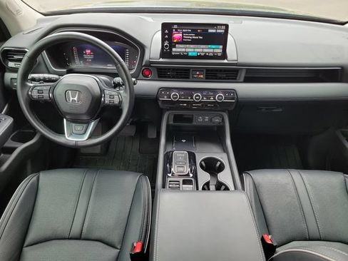 Used 2025 Honda Pilot Elite image 18