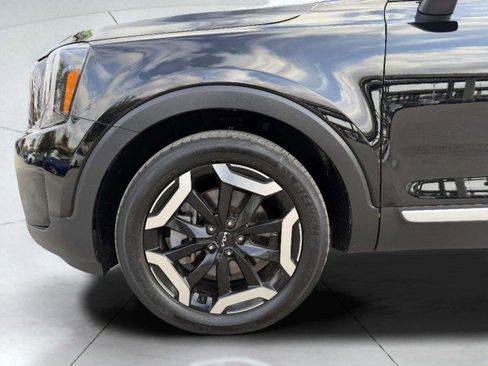 Used 2023 Kia Telluride EX image 55