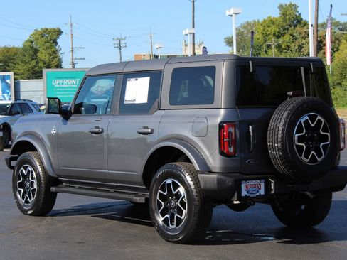 Used 2022 Ford Bronco Outer Banks image 4