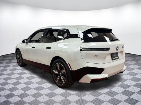 Used 2024 BMW iX xDrive50 w/ Sport Package AWD/4WD image 3