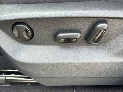 New 2026 Volkswagen Atlas SE image 18