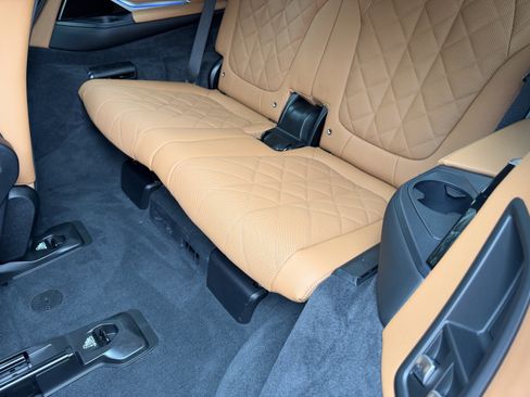 Used 2027 BMW X7 xDrive40i w/ M Sport Package AWD/4WD image 28
