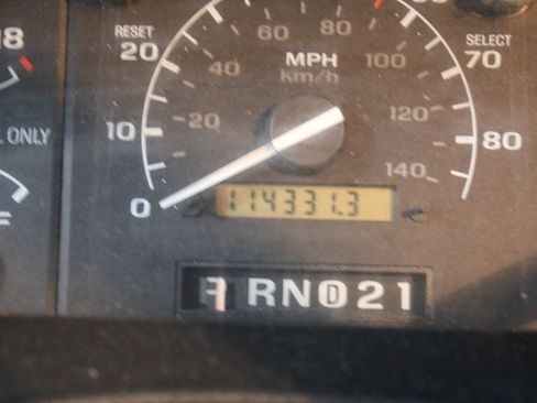 Used 1994 Ford Bronco XLT image 12