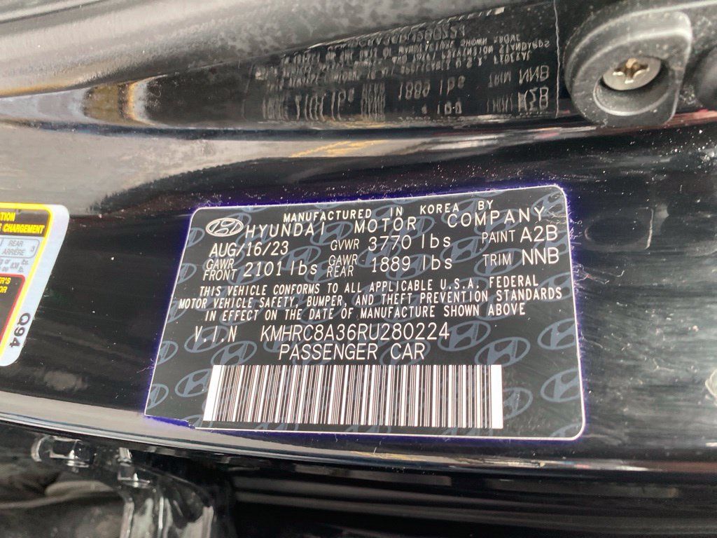 Certified 2024 Hyundai Venue SEL FWD image 25