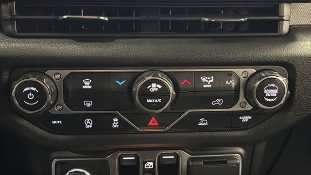 Used 2024 Jeep Wrangler Unlimited Sport AWD/4WD image 17