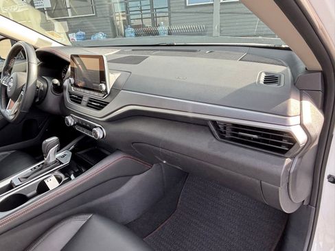 Used 2024 Nissan Altima 2.5 SR image 23