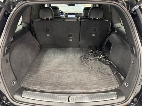 Used 2022 Jeep Grand Cherokee Summit w/ Luxury Tech Group V image 40